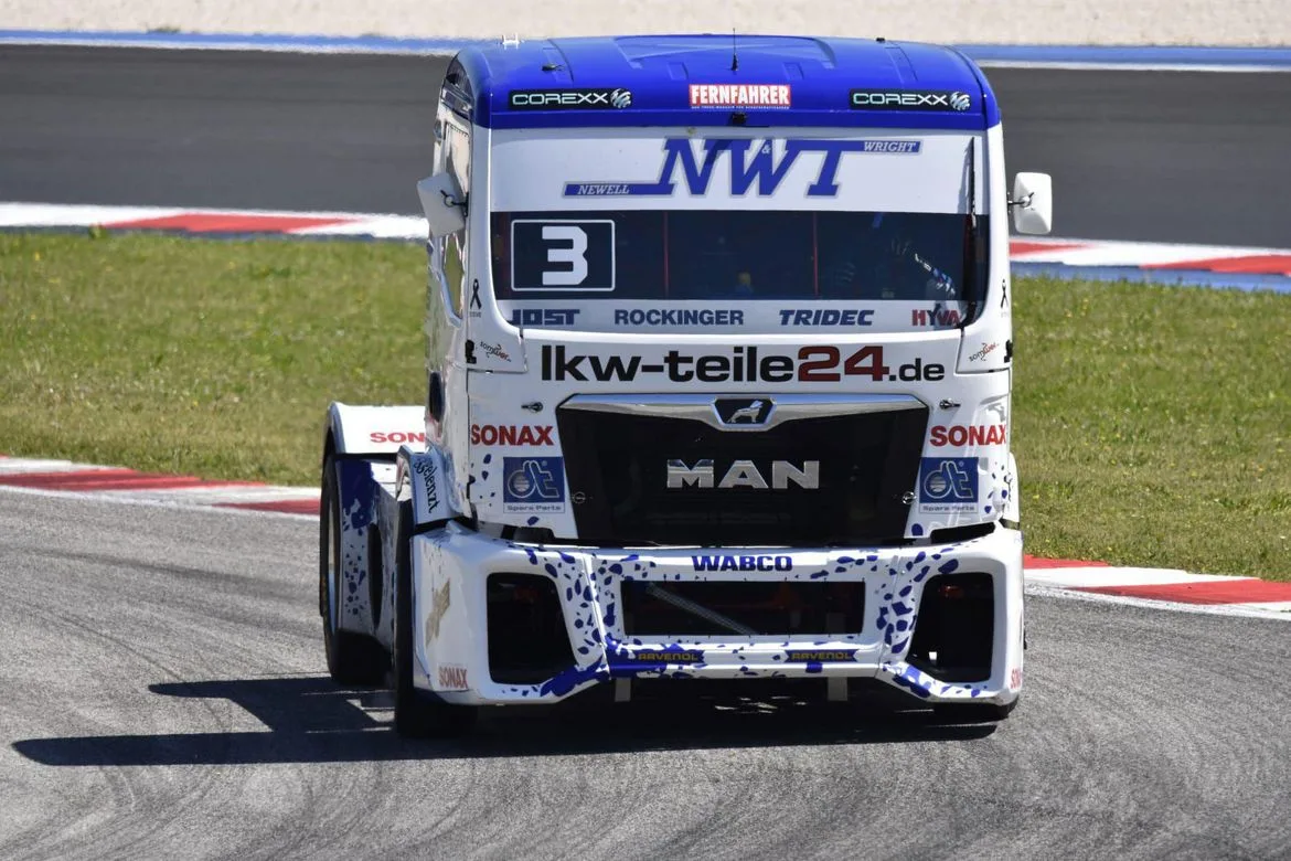 JOST Truck Stop stand – a must for all truck racing fans